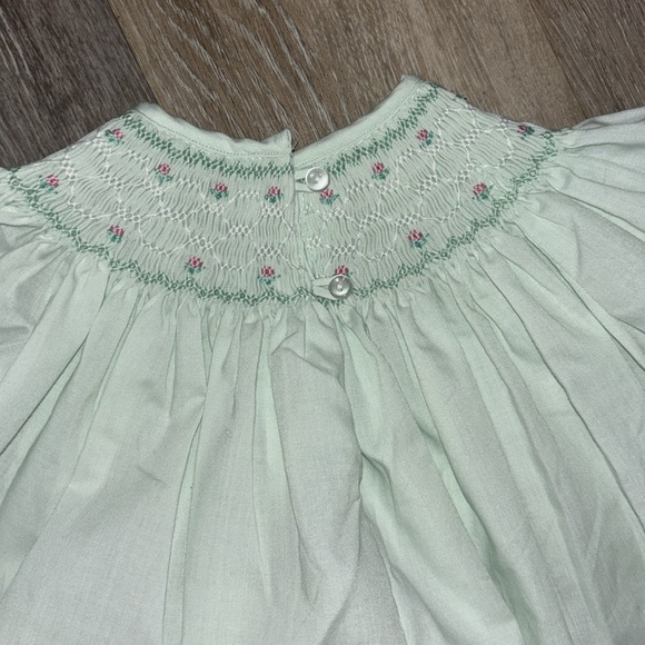 ROYAL CHILD light mint green smocked with pink purple flowers Size 3 baby - Picture 4 of 5